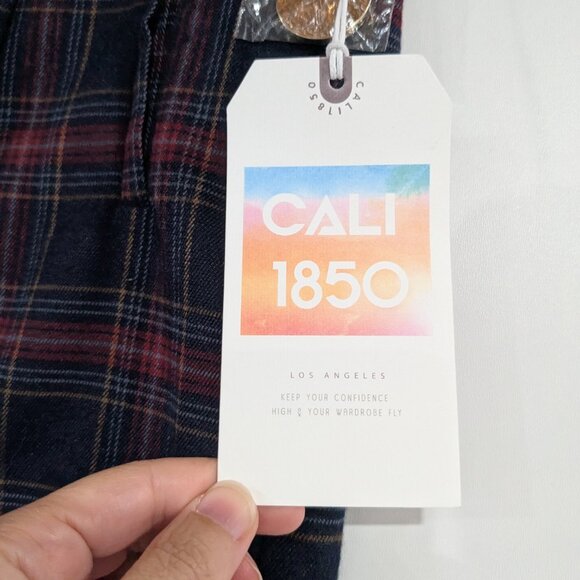 BNWT Cali 1850 Plaid Skort Navy Blue Red Size Medium - Picture 2 of 6